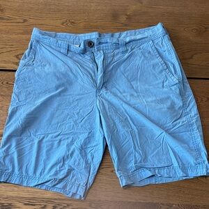 Columbia Men's Light Blue Flat Front Shorts